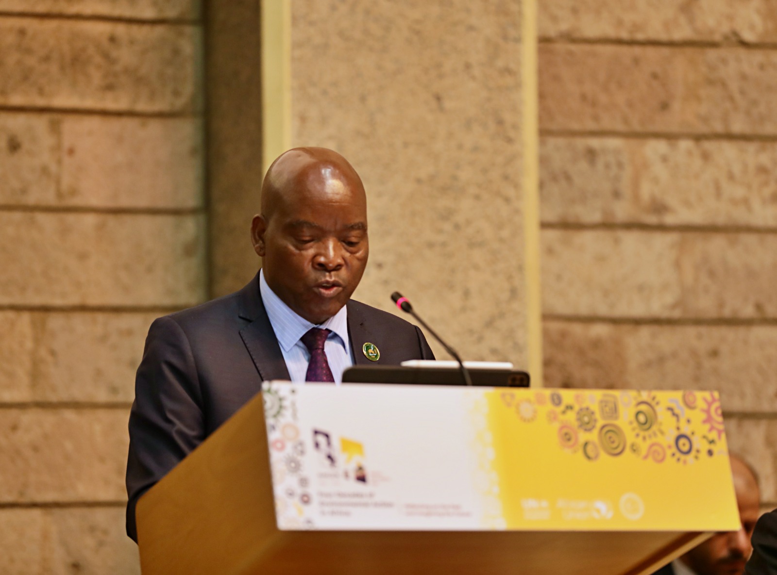 H.E. Mr. Moses Vilakati, AU Commissioner for ARBE, as he addressed the 20th session of AMCEN in Nairobi.